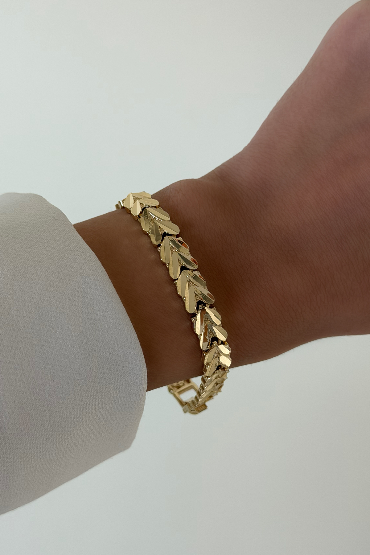 Burgu Model Gold Bileklik