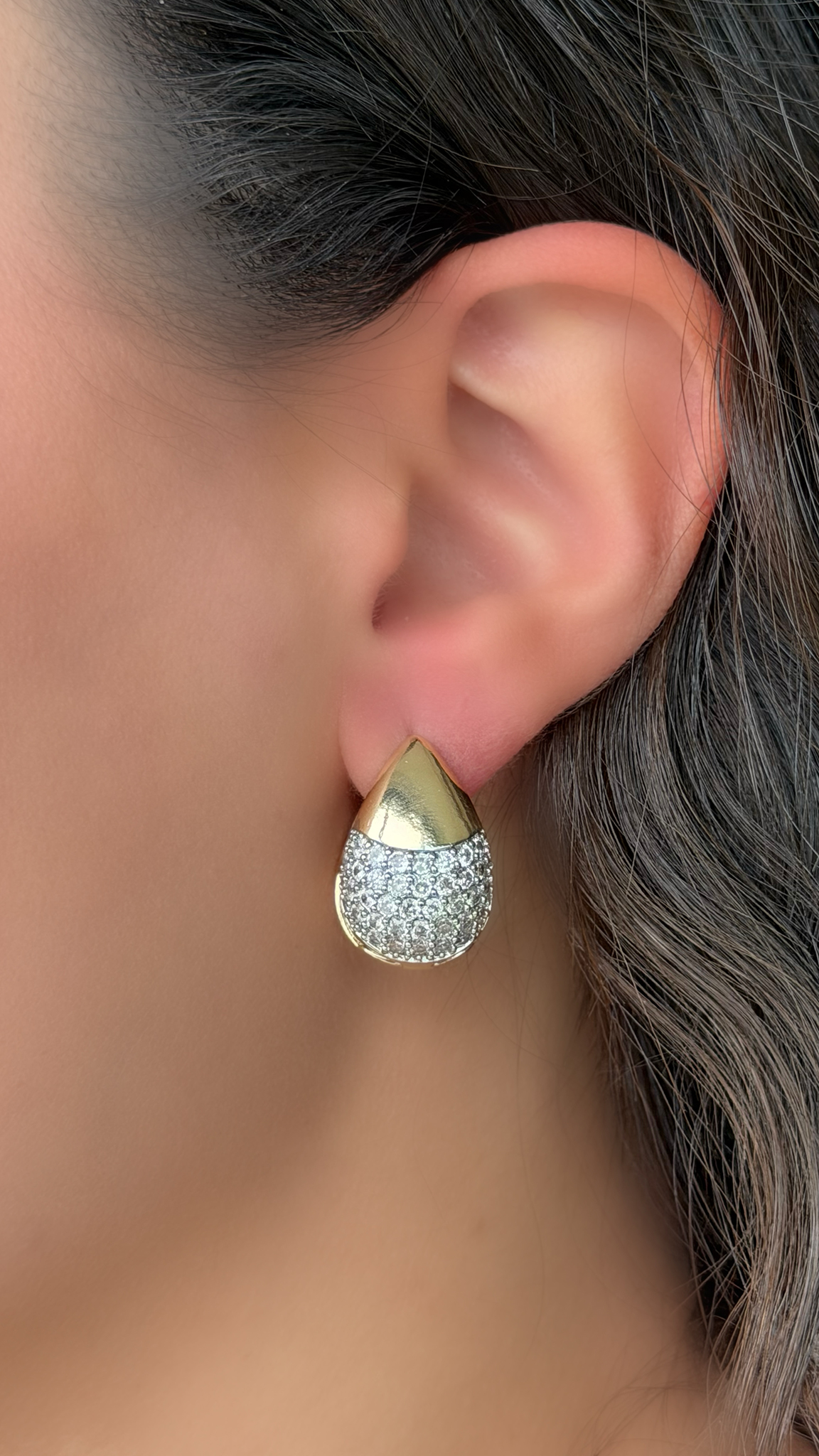 Damla Taş Detaylı Gold Küpe