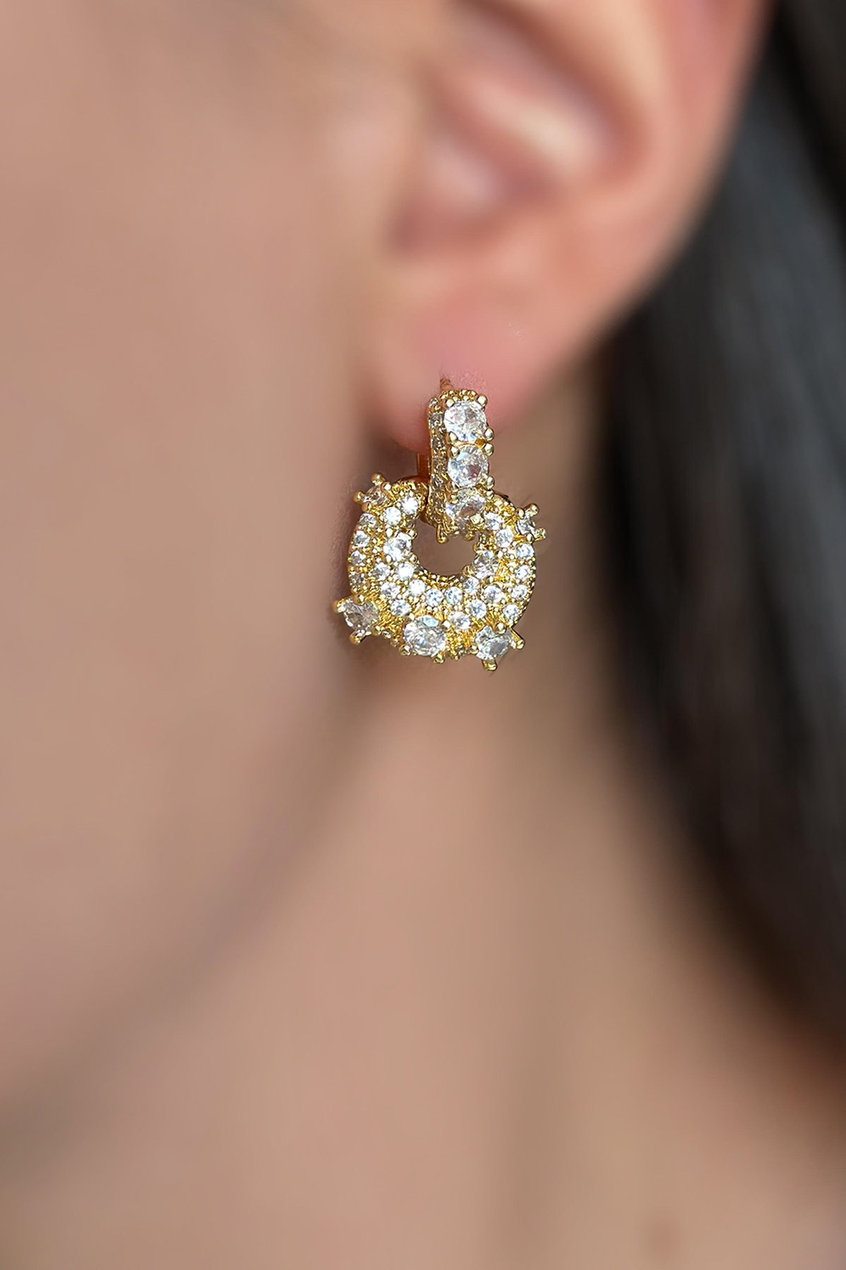 Luma Yuvarlak Kristal Detay Gold Küpe