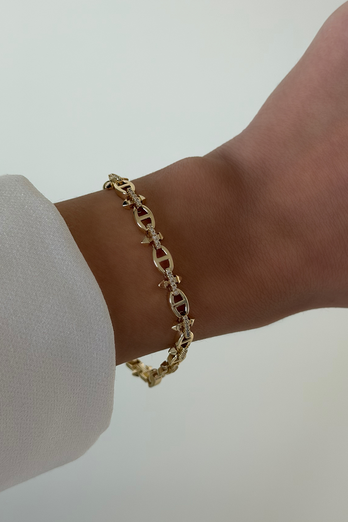 Ok Detaylı Taşlı Gold Bileklik