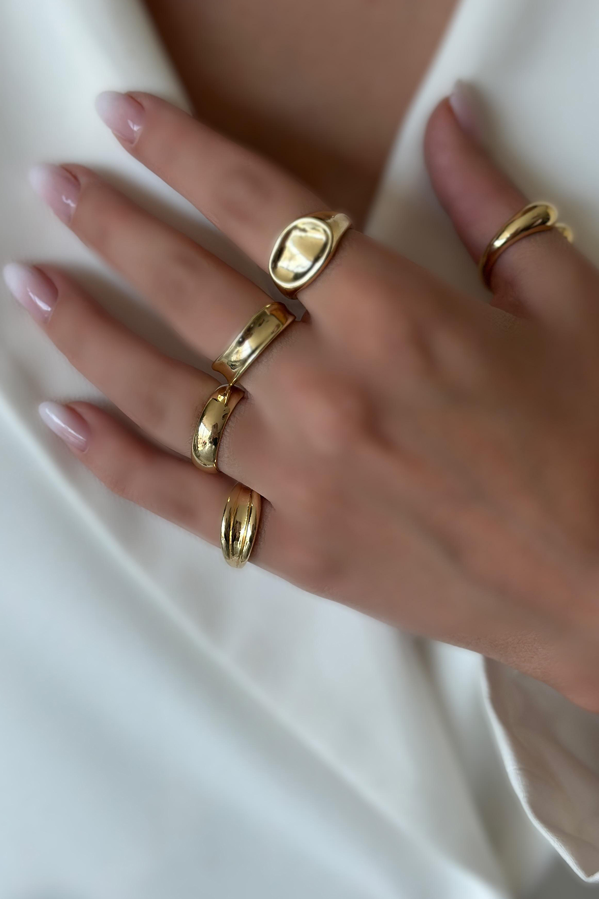 Dorya Sade Şık Detaylı 5' li Gold Yüzük