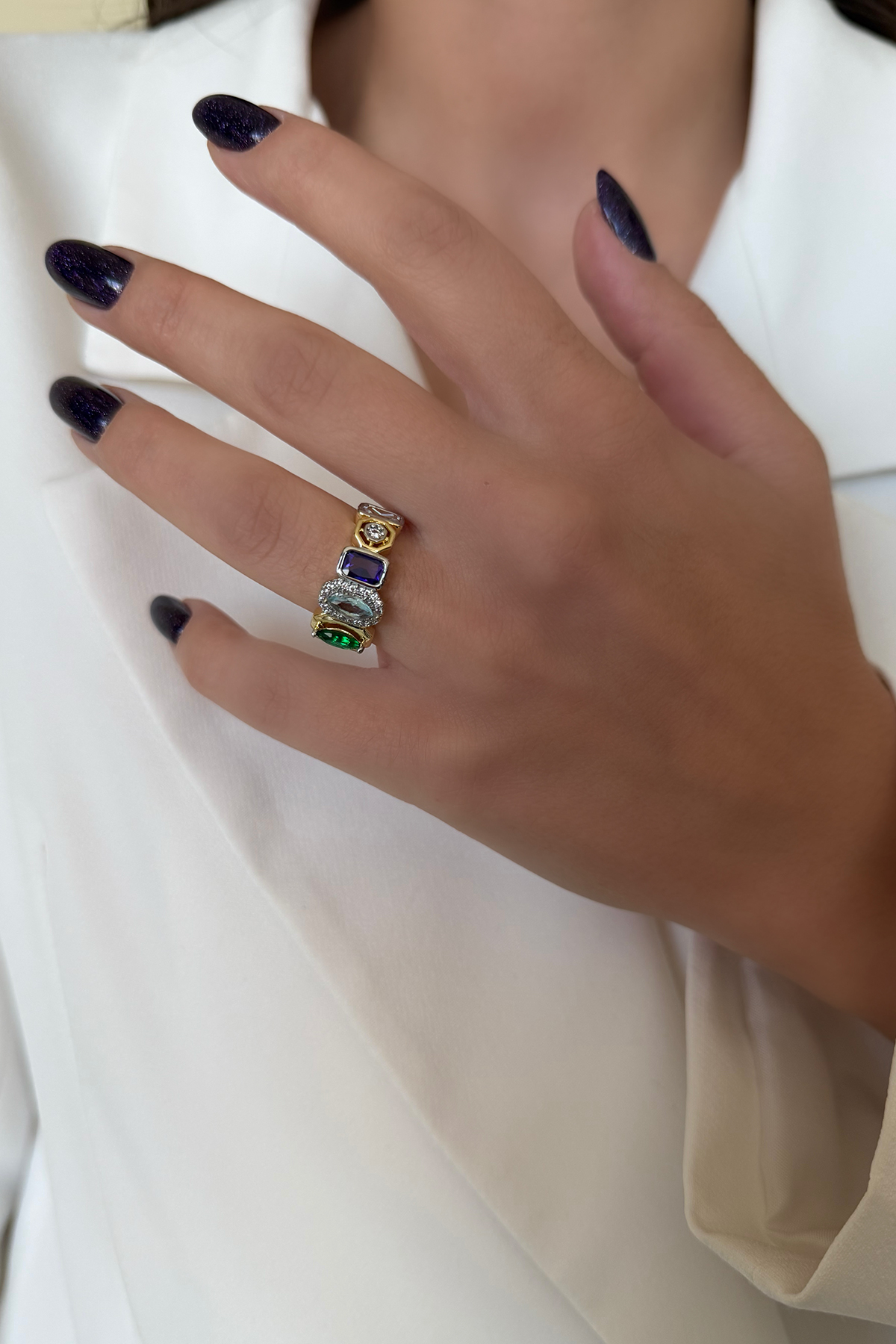 Yeşil,Mor,,Beyaz Taşlı Gold Yüzük