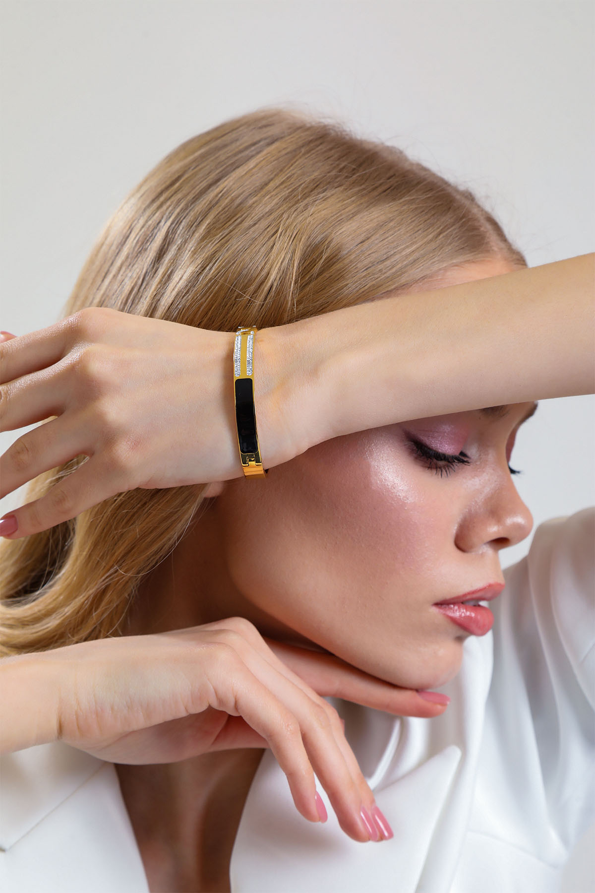 Siyah Şerit Model Gold Altın Kaplama Bileklik