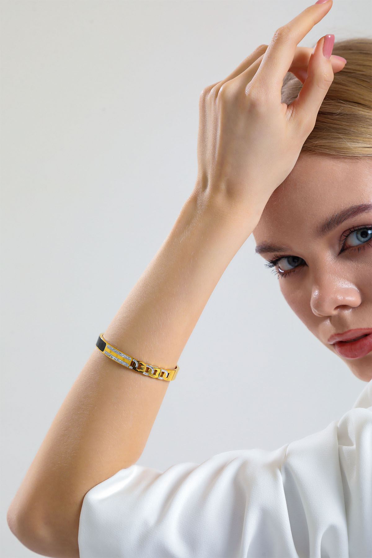 Siyah Şerit Model Gold Altın Kaplama Bileklik