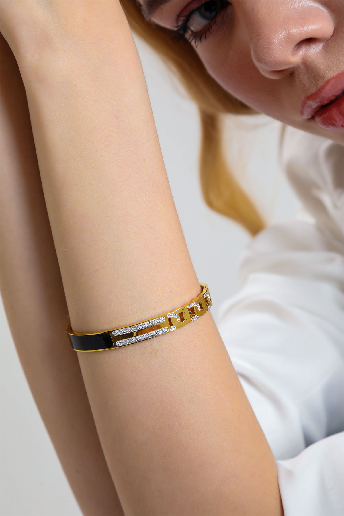 Siyah Şerit Model Gold Altın Kaplama Bileklik